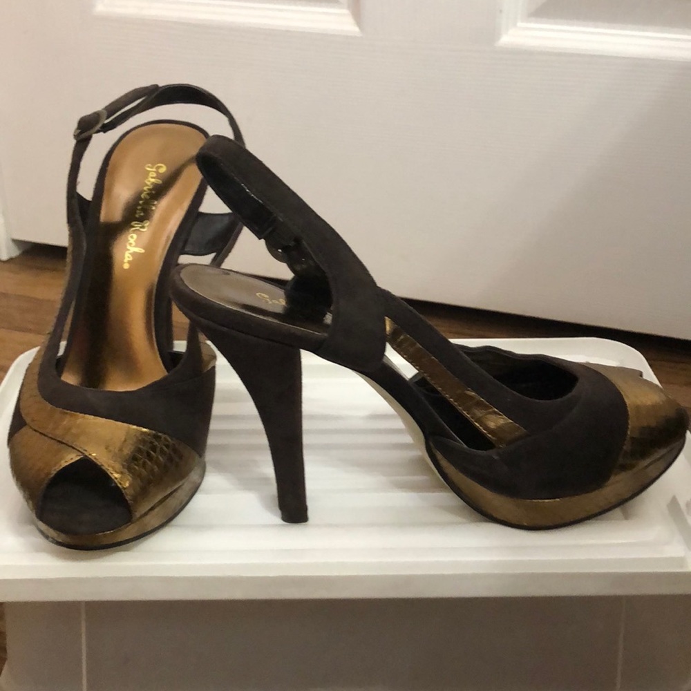 Beautiful Brown suede and gold Heels